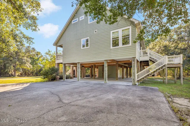 $995,000 | 10051 Cain Road, Bay St. Louis, MS 39520