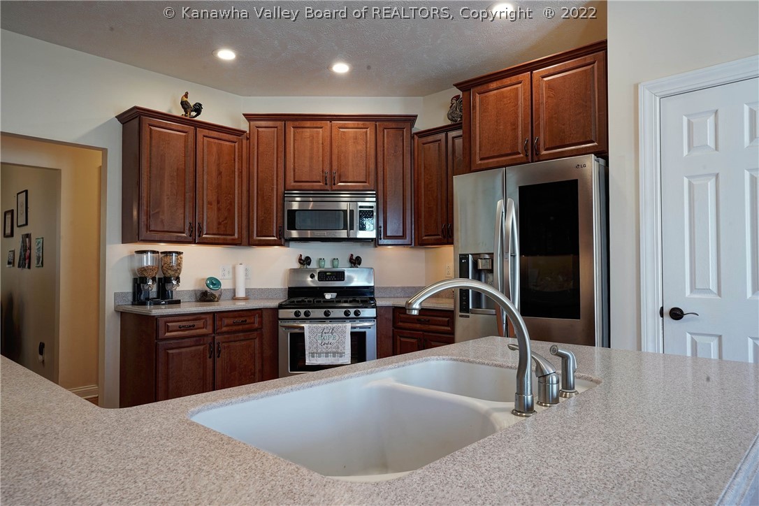 309 Joshua Way Winfield, WV 25213 - Photo 11 of 34 Gallery Image 11