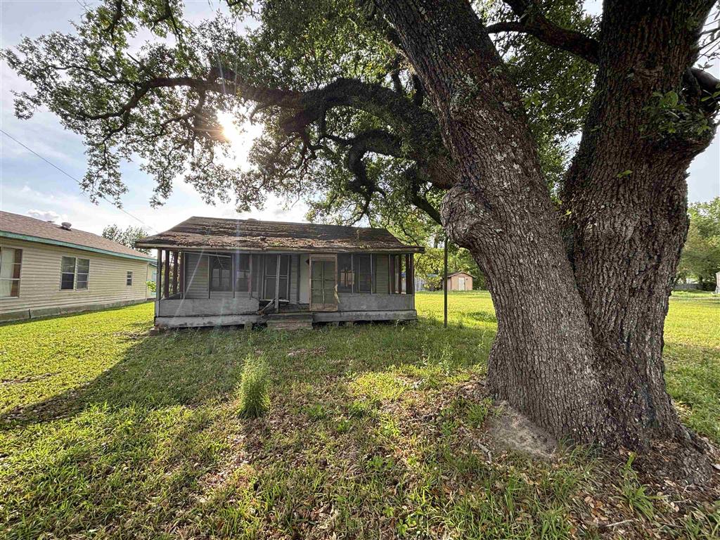 803 North Division Street Dequincy, LA 70633 - Photo 1 of 6