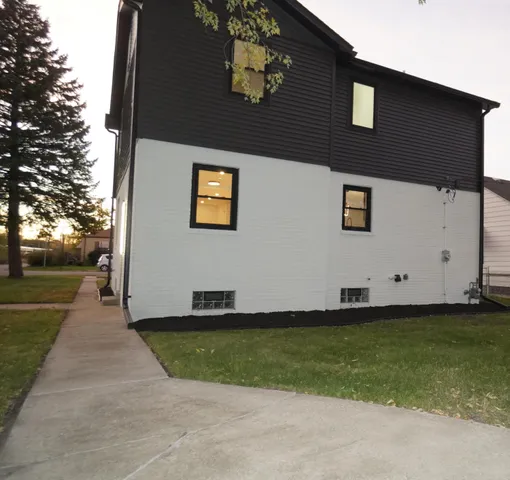 a view of a back yard of the house