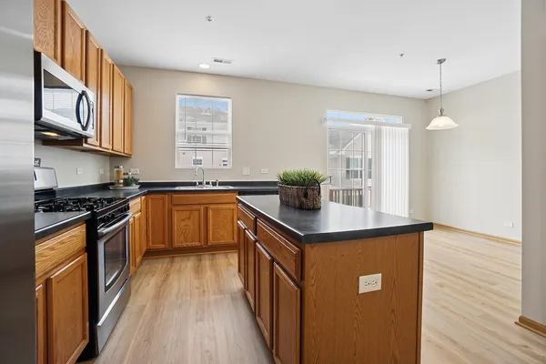$2,495 | 3763 Bailey Road, Unit 3763, Yorkville, IL 60560