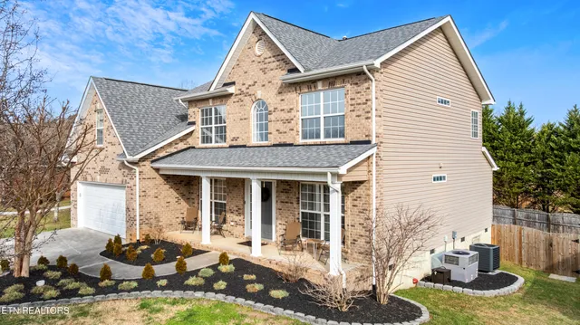 $629,900 | 285 Gunter Drive, Lenoir City, TN 37772