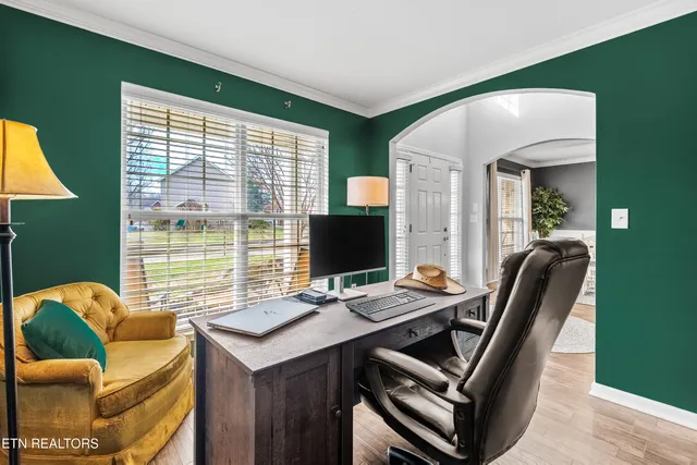 $629,900 | 285 Gunter Drive, Lenoir City, TN 37772