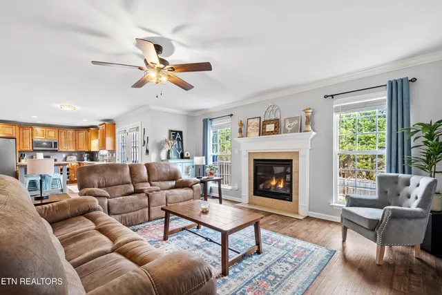 $629,900 | 285 Gunter Drive, Lenoir City, TN 37772