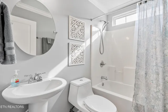 $629,900 | 285 Gunter Drive, Lenoir City, TN 37772