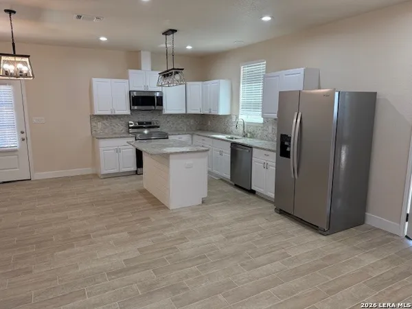 $2,000 | 1475 Bonnyview Drive, Canyon Lake, TX 78133