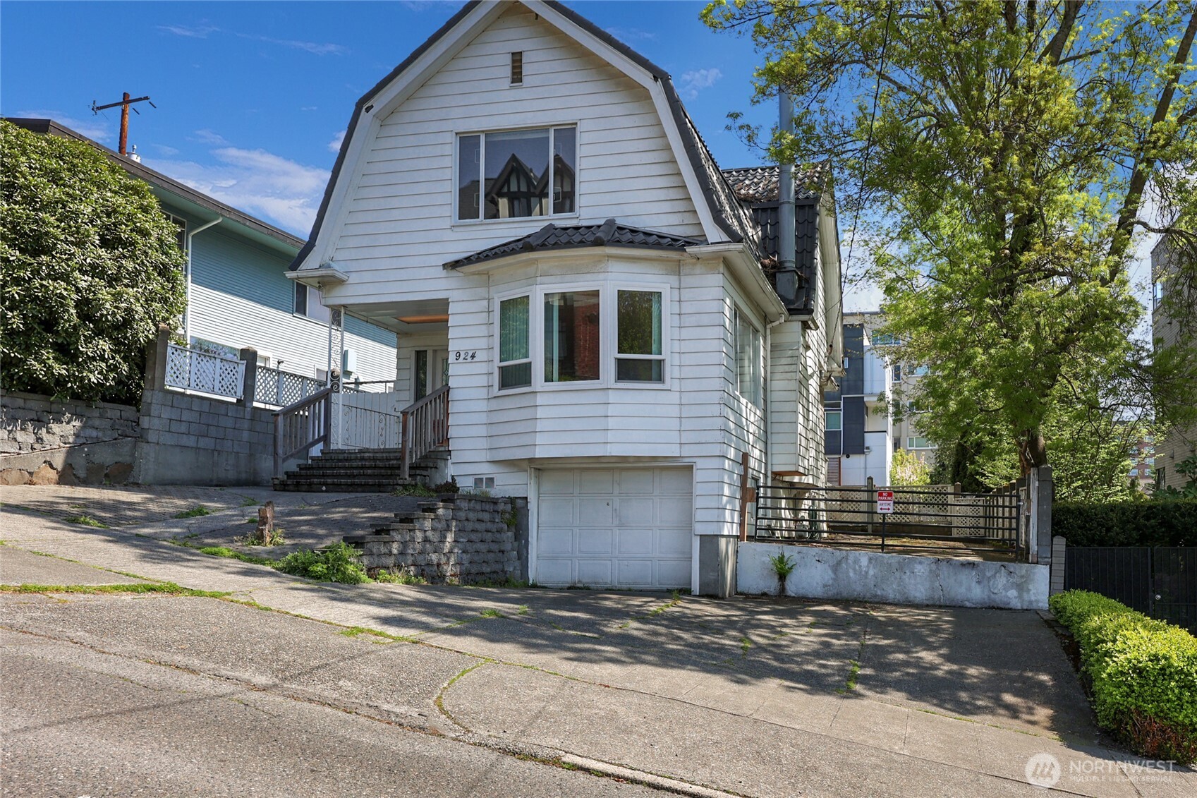 924 3rd Avenue West Seattle, WA 98119 - Photo 4 of 18