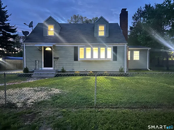 $395,000 | 18 Walsh Street, Bloomfield, CT 06002