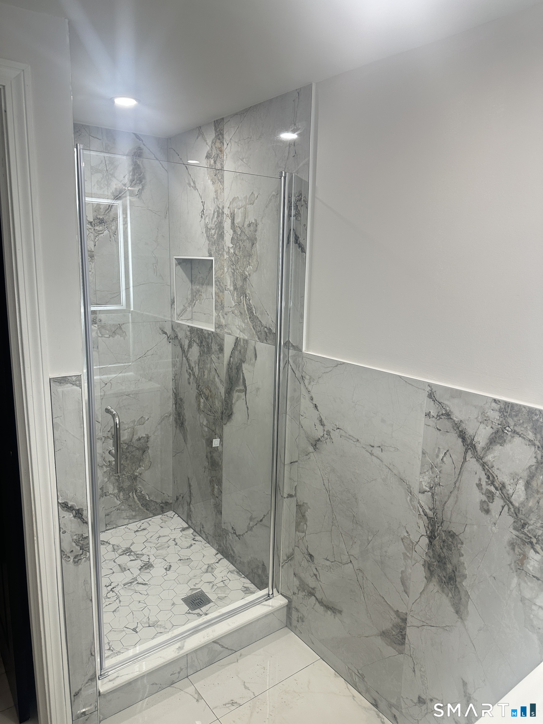 18 Walsh Street Bloomfield, CT 06002 - Photo 13 of 14