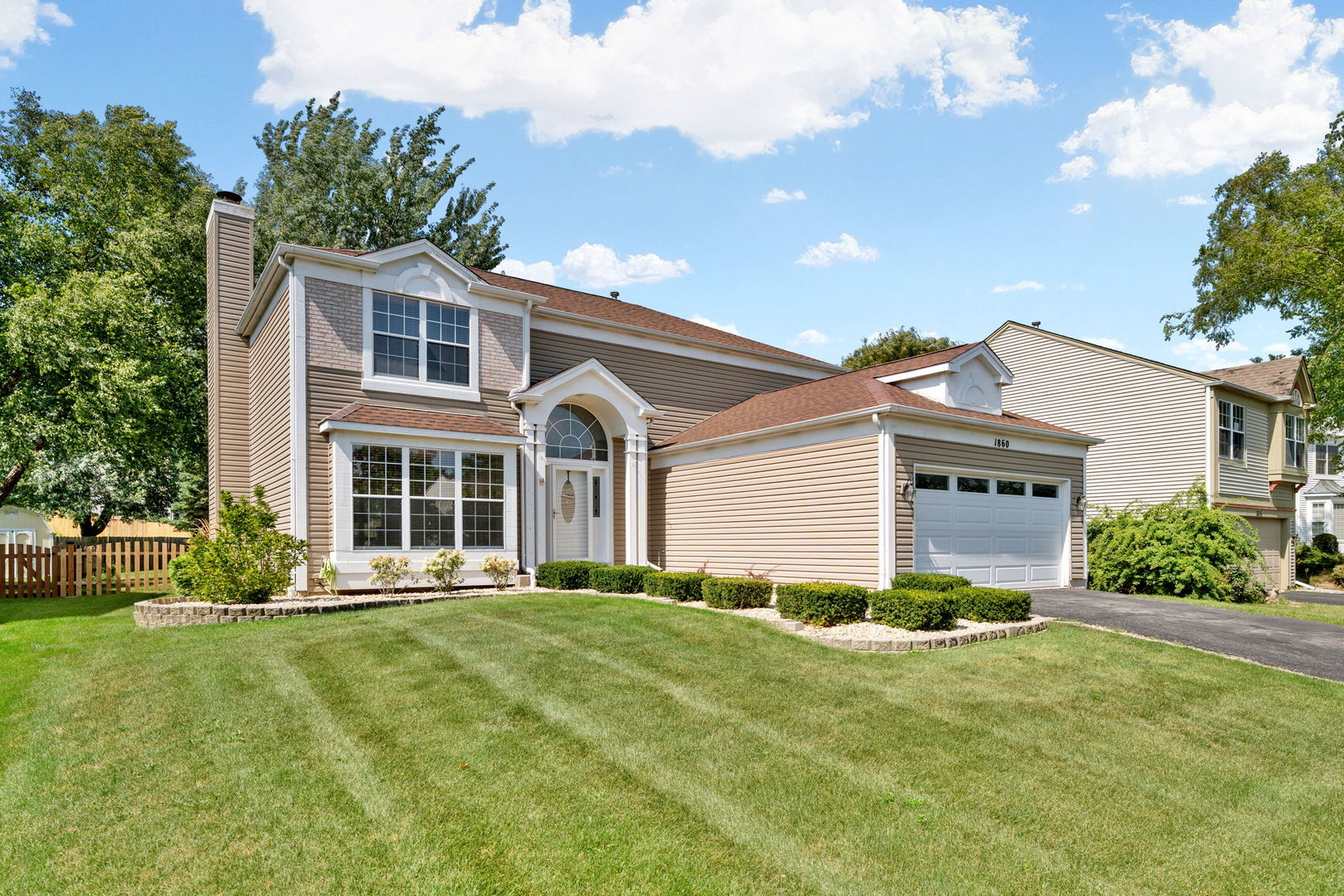 1860 Gleneagle Circle Elgin, IL 60123 - Photo 2 of 55