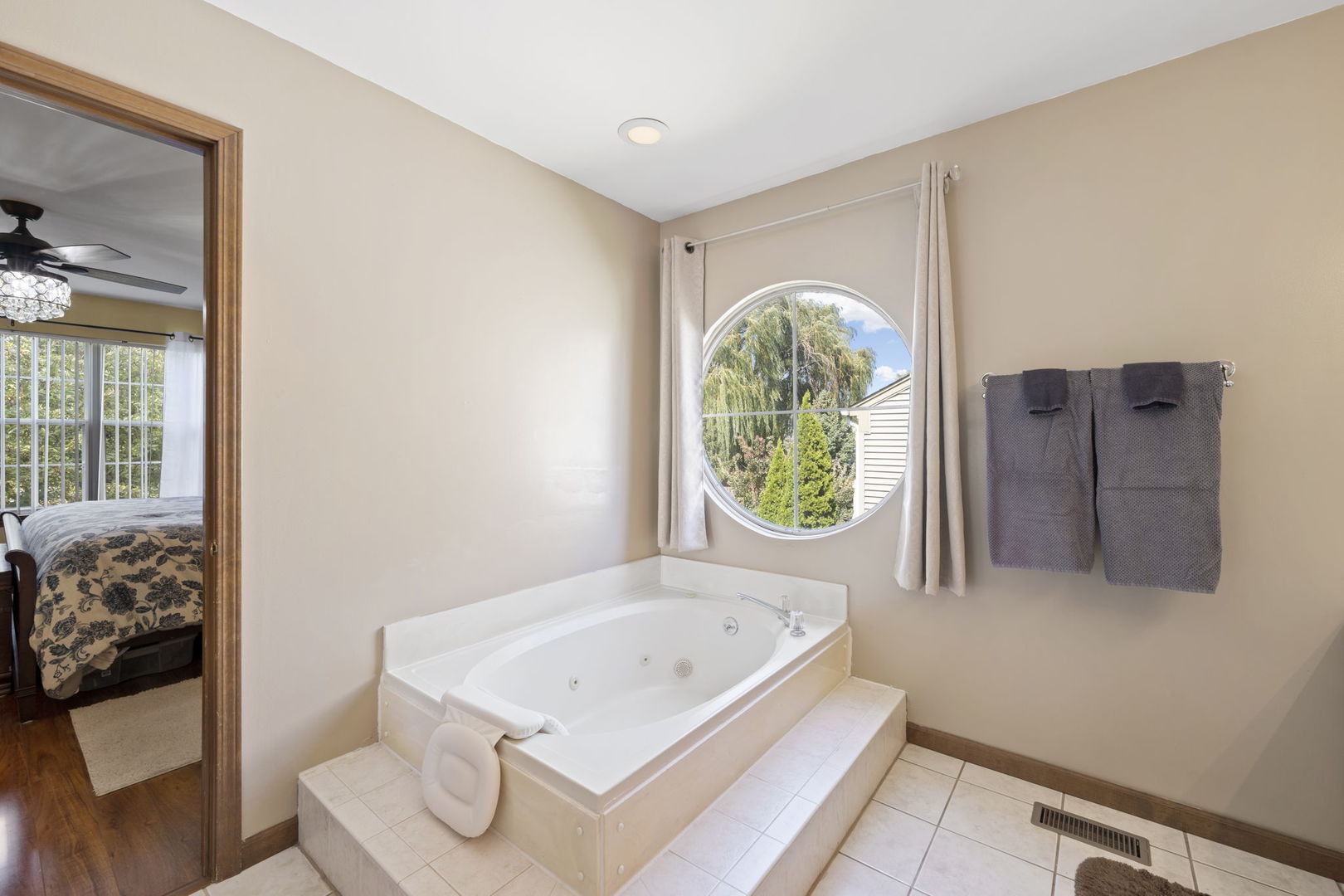 1860 Gleneagle Circle Elgin, IL 60123 - Photo 26 of 55