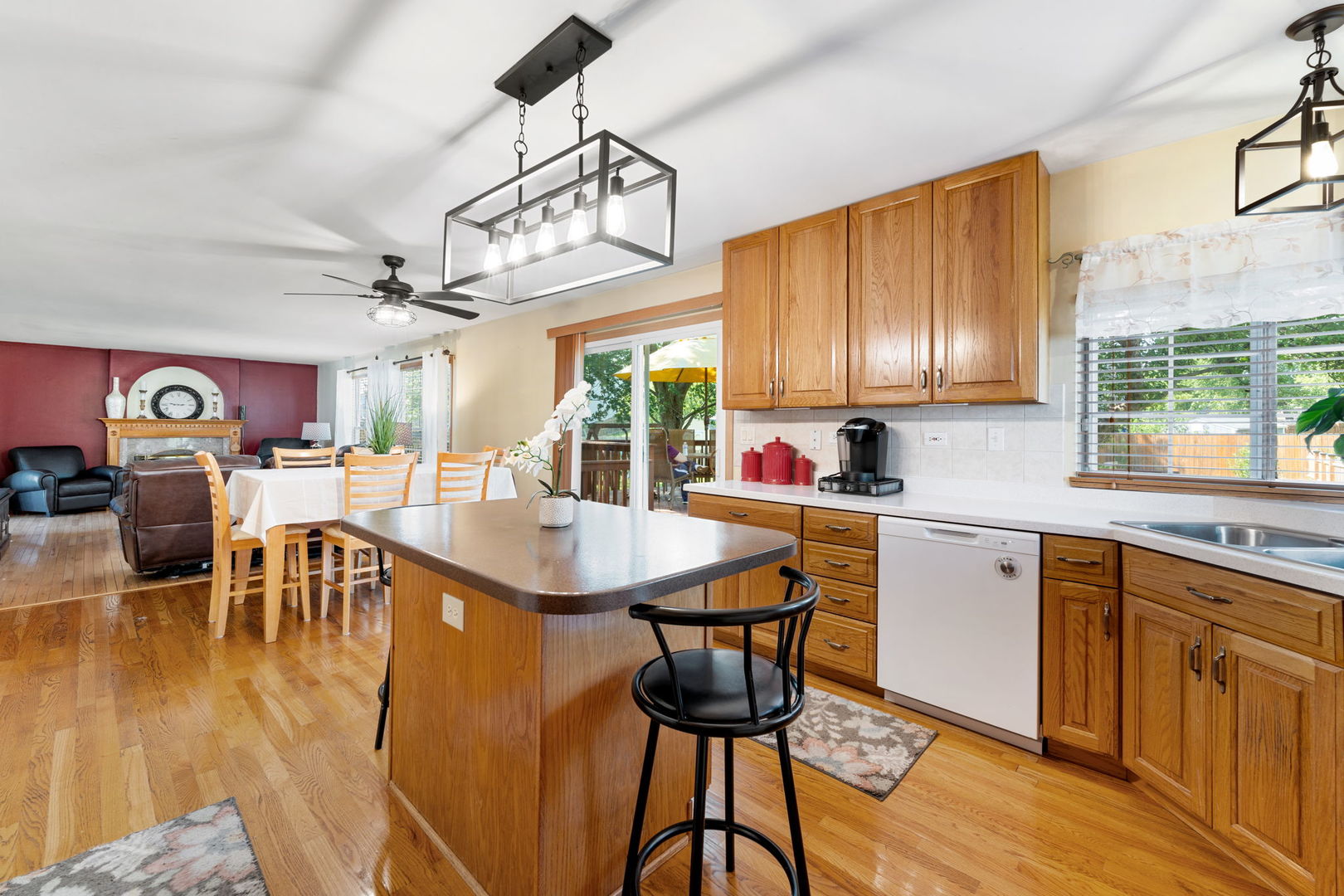 1860 Gleneagle Circle Elgin, IL 60123 - Photo 6 of 55