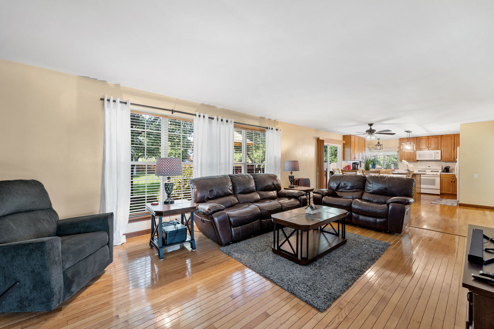 1860 Gleneagle Circle Elgin, IL 60123 - Photo 10 of 55