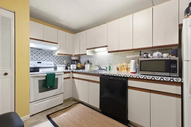 $329,900 | 575 Broad Street, Unit 315, Weymouth, MA 02189