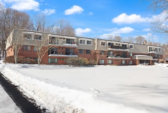 $329,900 | 575 Broad Street, Unit 315, Weymouth, MA 02189