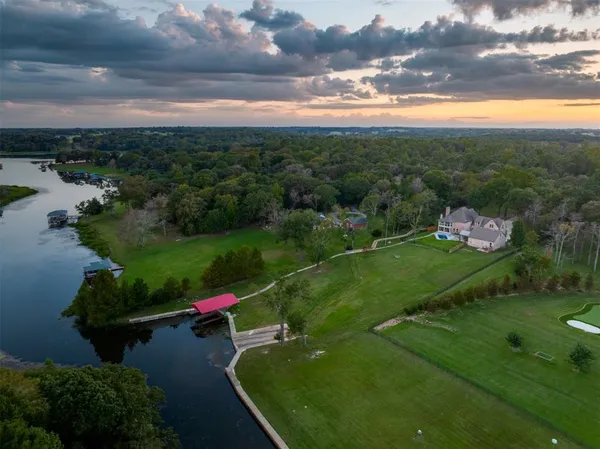 $1,950,000 | 2001 Rose Pointe, Athens, TX 75752