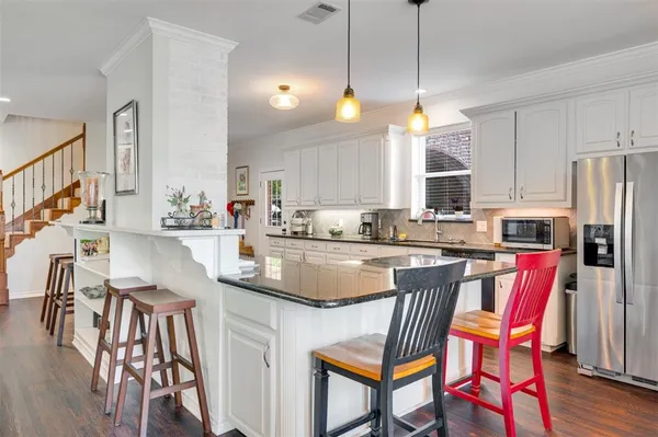 $1,950,000 | 2001 Rose Pointe, Athens, TX 75752