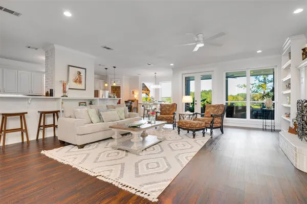 $1,950,000 | 2001 Rose Pointe, Athens, TX 75752