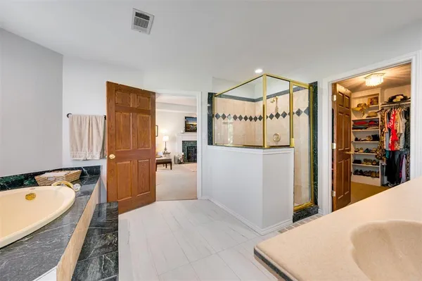 $1,950,000 | 2001 Rose Pointe, Athens, TX 75752