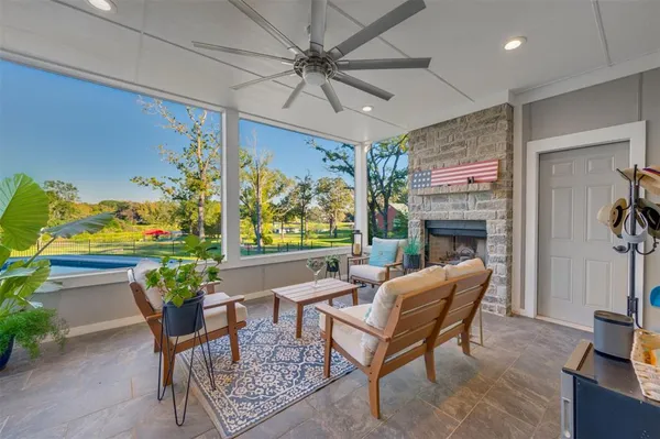$1,950,000 | 2001 Rose Pointe, Athens, TX 75752
