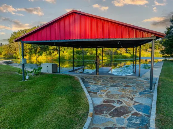 $1,950,000 | 2001 Rose Pointe, Athens, TX 75752