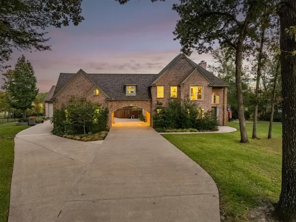 $1,950,000 | 2001 Rose Pointe, Athens, TX 75752