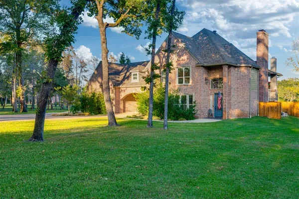 $1,950,000 | 2001 Rose Pointe, Athens, TX 75752