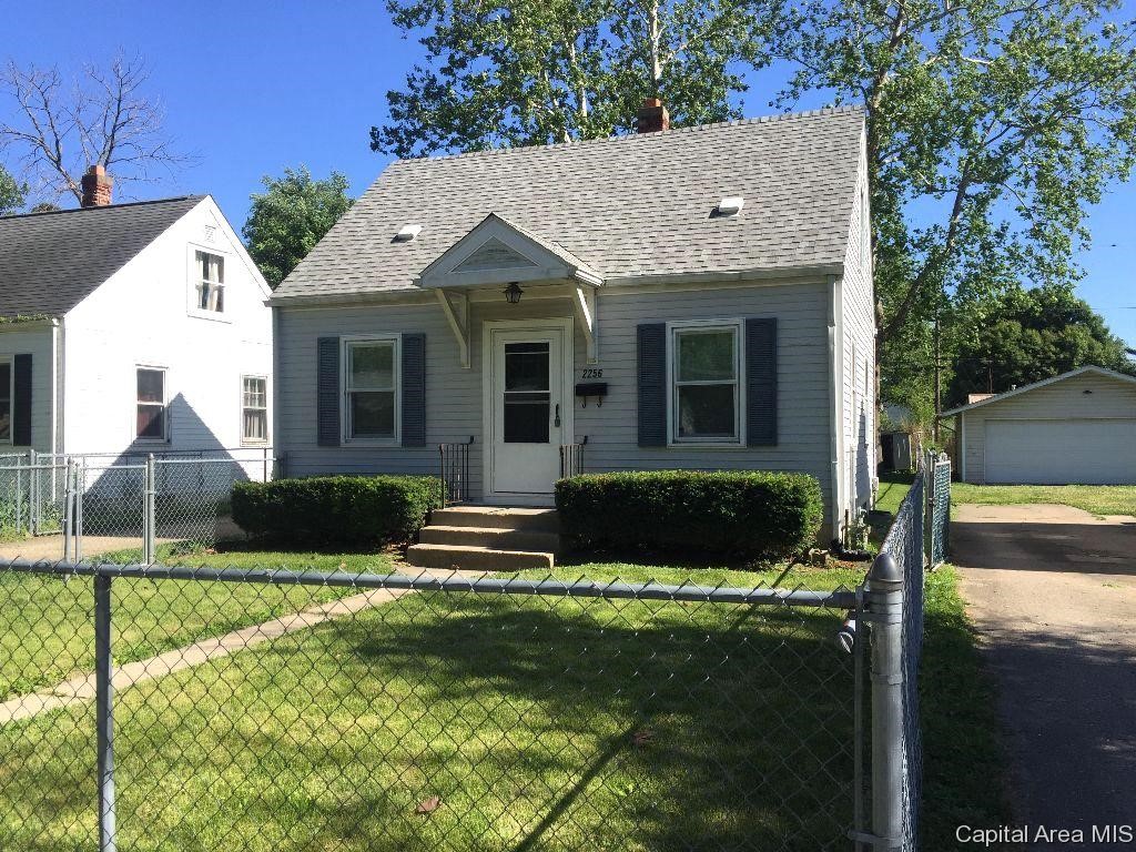 2256 East Converse Street Springfield, IL 62702 - Photo 3 of 30