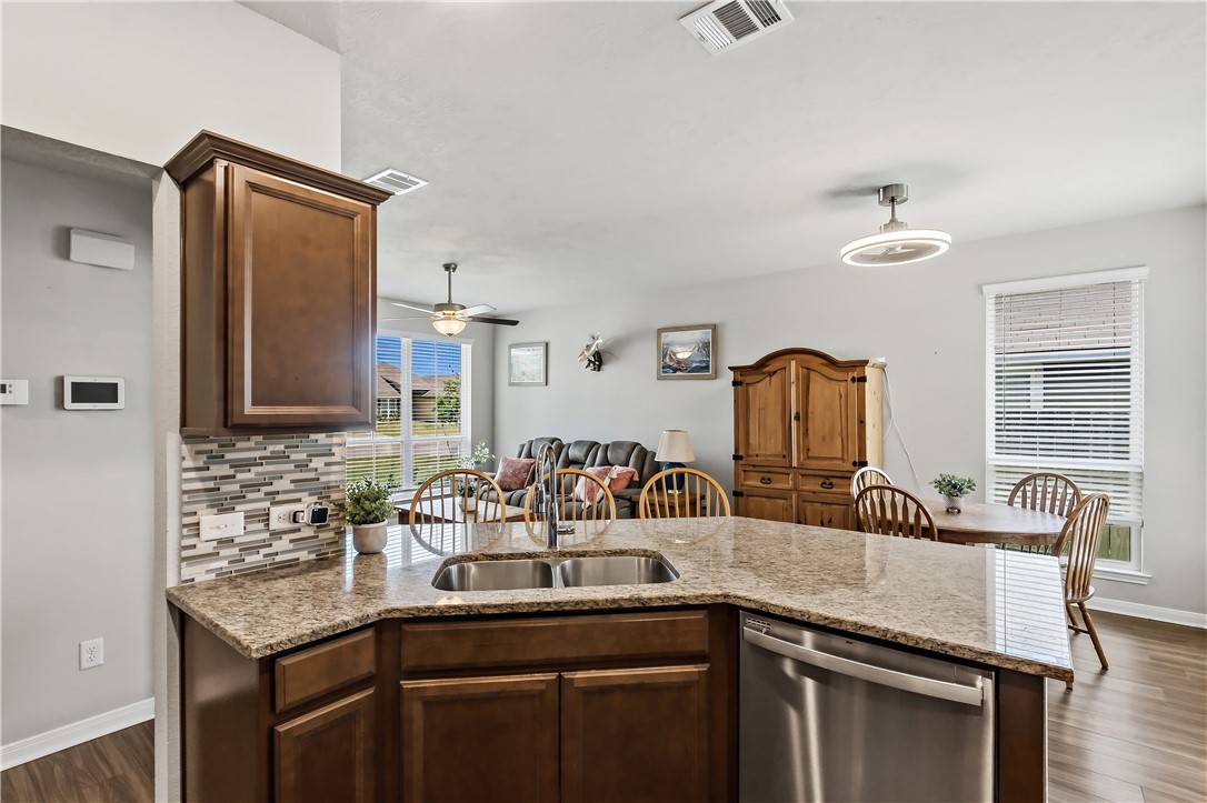 2043 Brisbane Way Bryan, TX 77807 - Photo 12 of 27