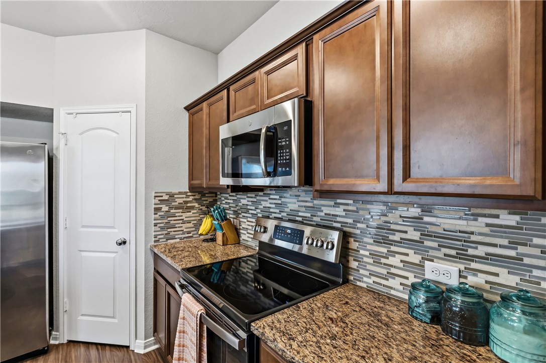 2043 Brisbane Way Bryan, TX 77807 - Photo 13 of 27