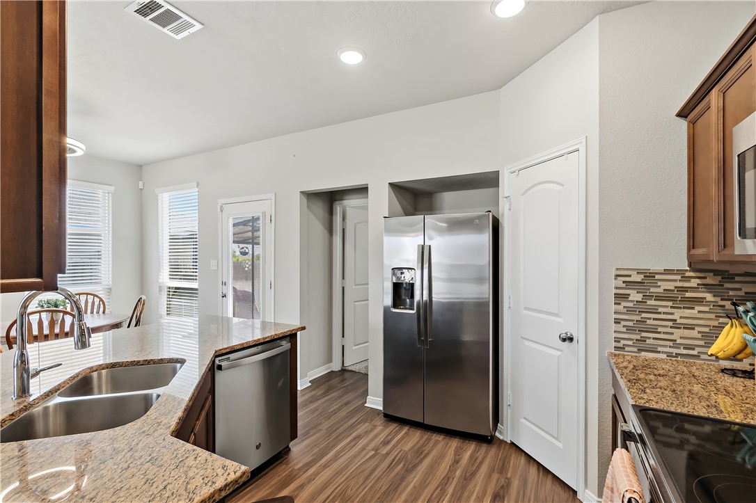 2043 Brisbane Way Bryan, TX 77807 - Photo 14 of 27