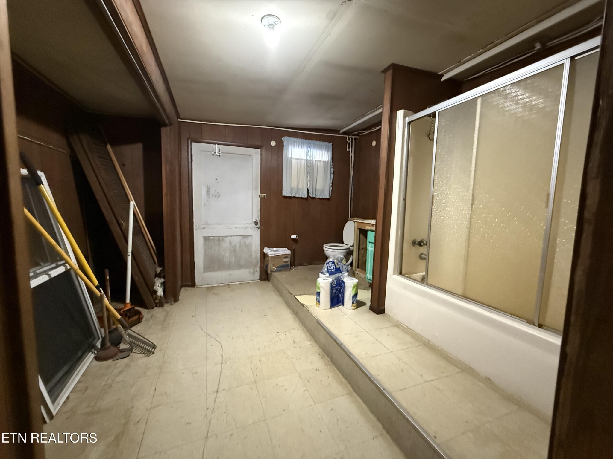 610 Paint Rock Road Oneida, TN 37841 - Photo 28 of 32 a view of a room with gym equipment