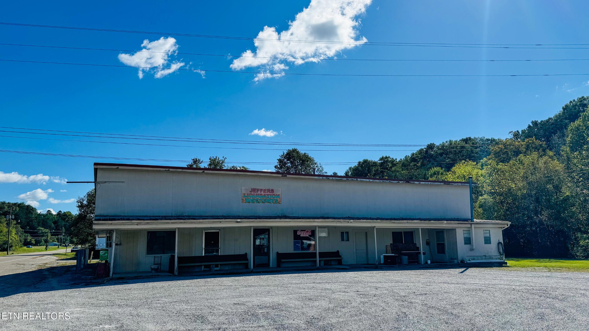610 Paint Rock Road Oneida, TN 37841 - Photo 8 of 32 front view of a house with a chandelier