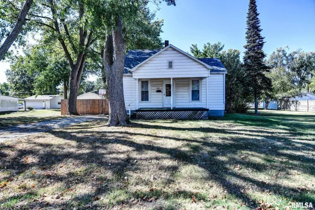 $87,500 | 625 North Silver Street, Taylorville, IL 62568