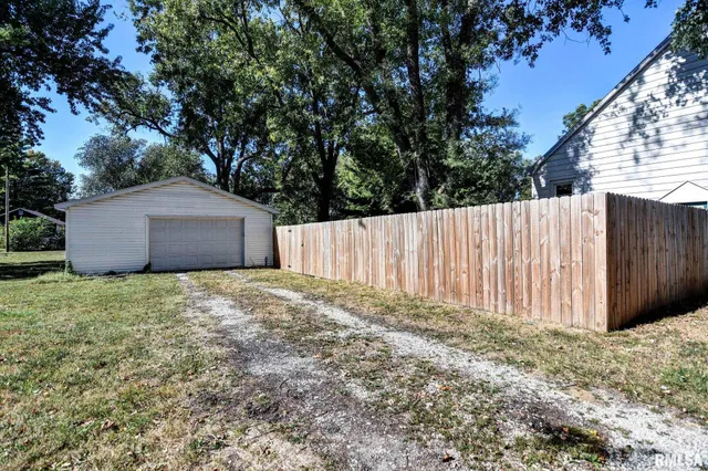 $87,500 | 625 North Silver Street, Taylorville, IL 62568