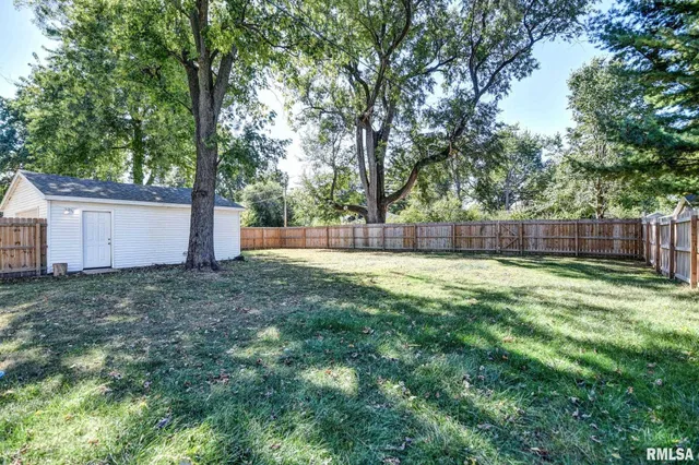 $87,500 | 625 North Silver Street, Taylorville, IL 62568