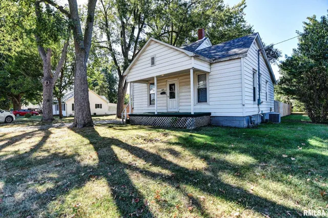 $87,500 | 625 North Silver Street, Taylorville, IL 62568