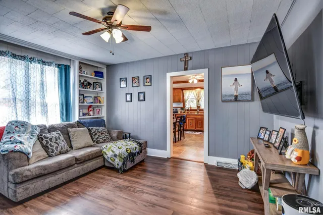 $87,500 | 625 North Silver Street, Taylorville, IL 62568