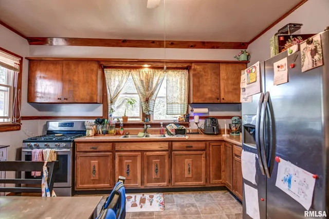 $87,500 | 625 North Silver Street, Taylorville, IL 62568