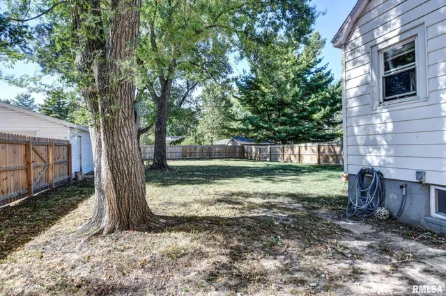 $87,500 | 625 North Silver Street, Taylorville, IL 62568