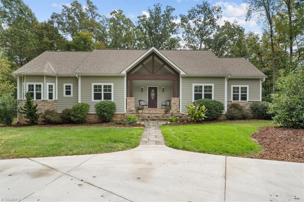 7355 Pisgah Covered Bridge Road Asheboro, NC 27205 - Photo 4 of 50 Let's go inside!