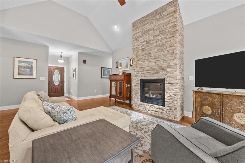 7355 Pisgah Covered Bridge Road Asheboro, NC 27205 - Photo 7 of 50 Living room