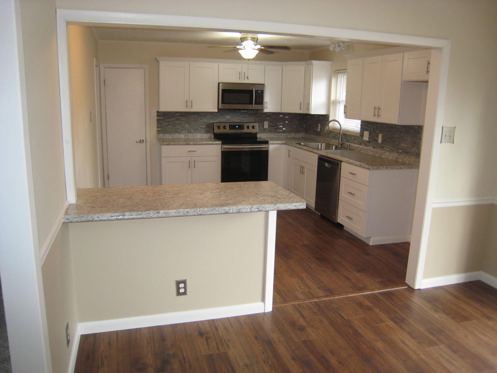 1024 Kevin Road Knoxville, TN 37923 - Photo 7 of 25 Looking from DR to Kitchen
