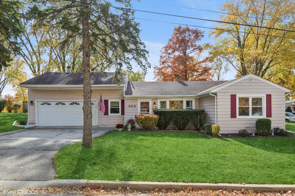 $329,000 | 304 Moore Avenue, St. Charles, IL 60174