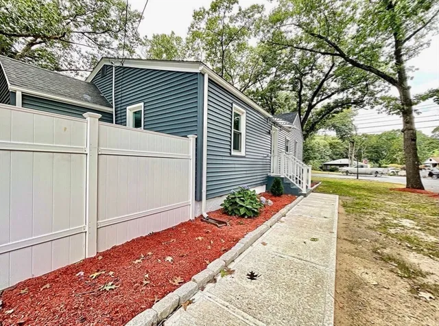 $324,950 | 867 Roosevelt Avenue, Springfield, MA 01109