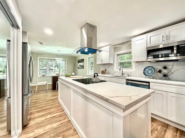 $324,950 | 867 Roosevelt Avenue, Springfield, MA 01109