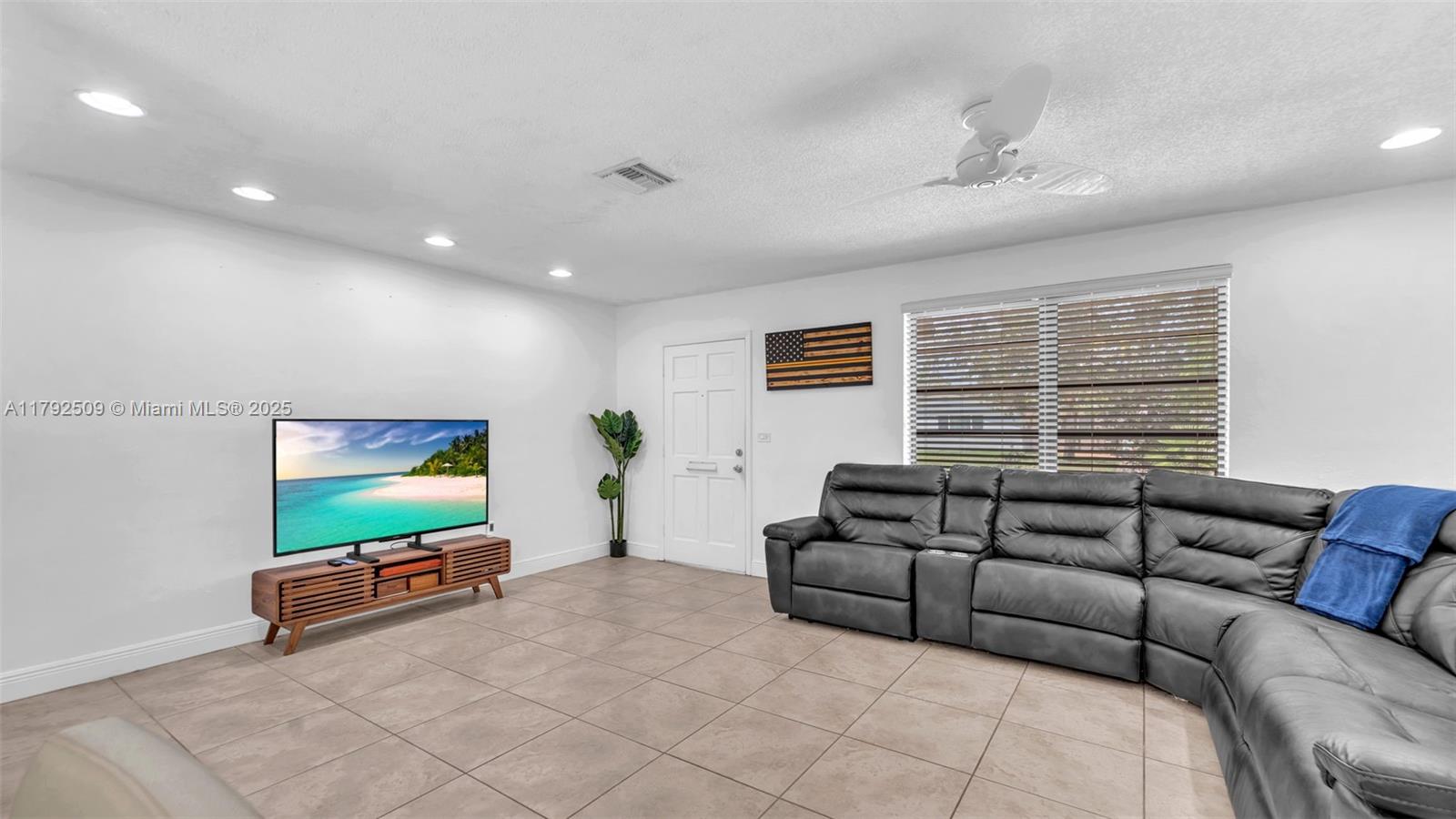 19241 Southwest 93rd Road Cutler Bay, FL 33157 - Photo 24 of 36 Gallery Image 24