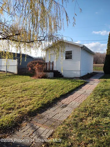 $1,600 | 1023 Carmalt Street, Dickson City, PA 18519