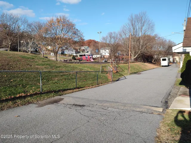 $1,600 | 1023 Carmalt Street, Dickson City, PA 18519