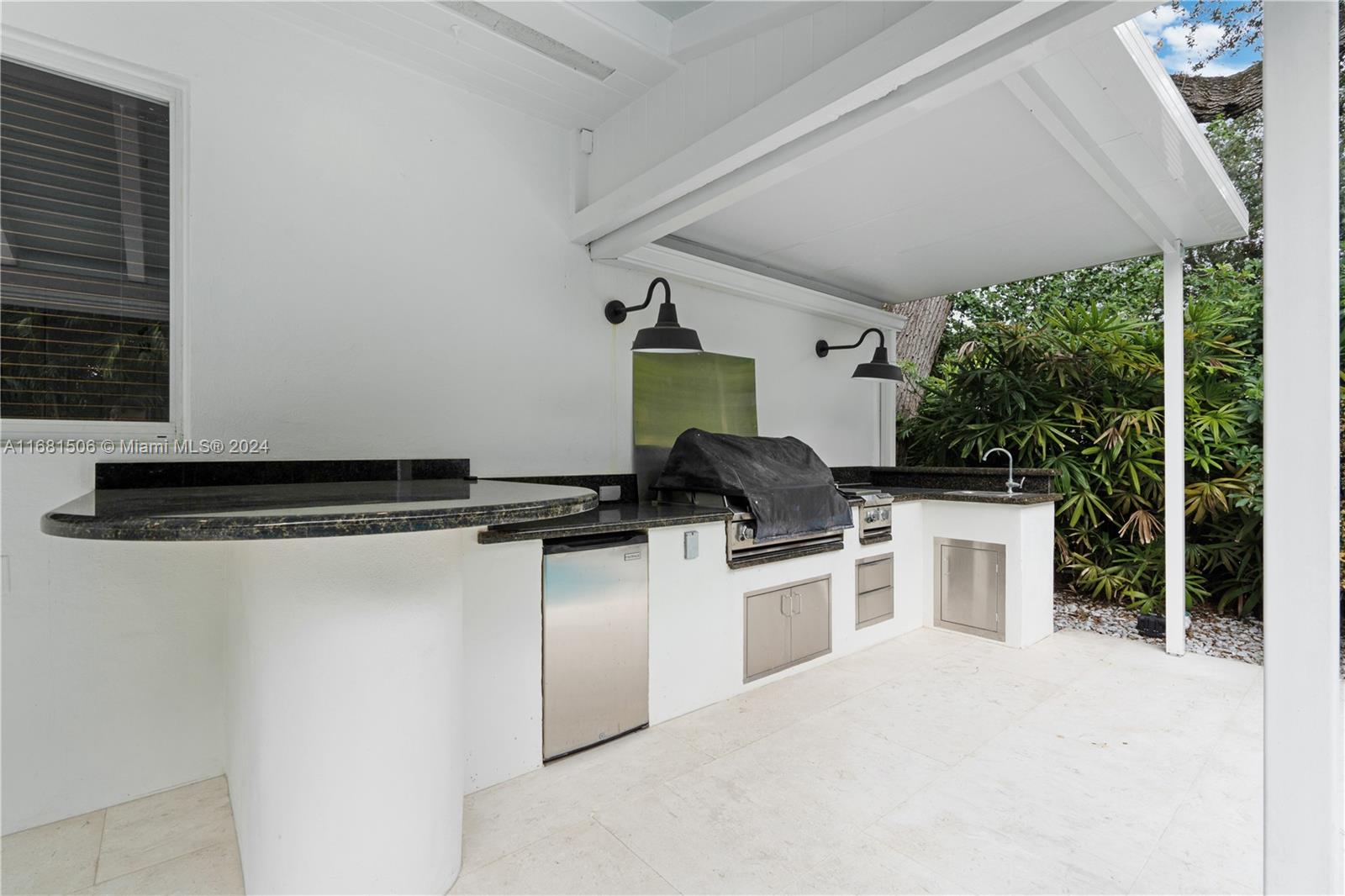 426 Hardee Road Coral Gables, FL 33146 - Photo 9 of 21